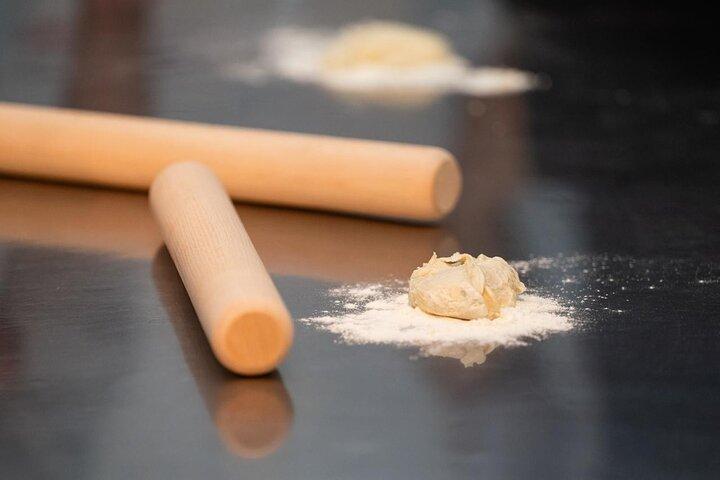 Pizza and Tiramisu lesson in Milan