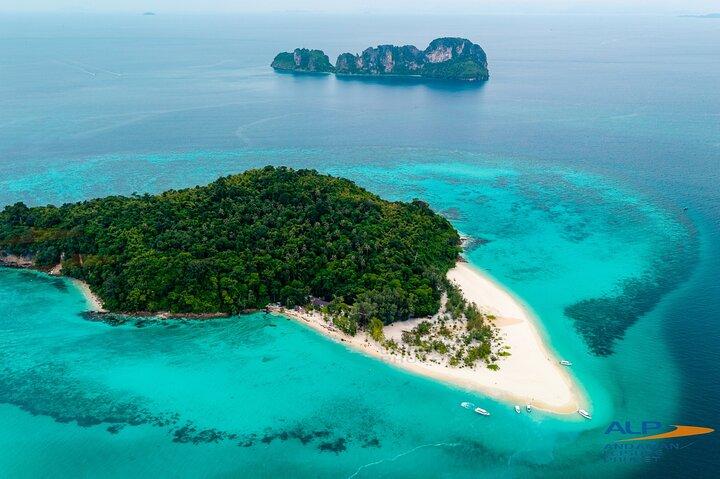 PHI PHI & MAYA & BAMBOO Premium Catamaran Max 28 pax