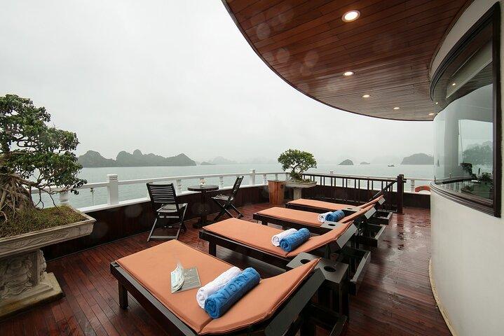 Halong Bay Luxury Cruise 2D1N with Meals and Transfer from Hanoi