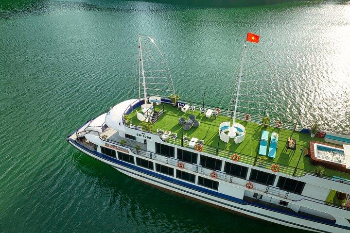 Luxury Day Trip to Halong Bay from Hanoi on Traditional Cruise