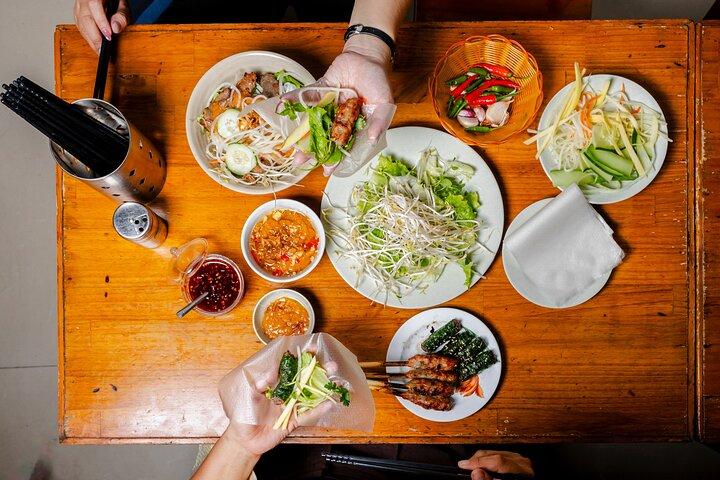 Da Nang Nights Food Tour with 15+ Tastings