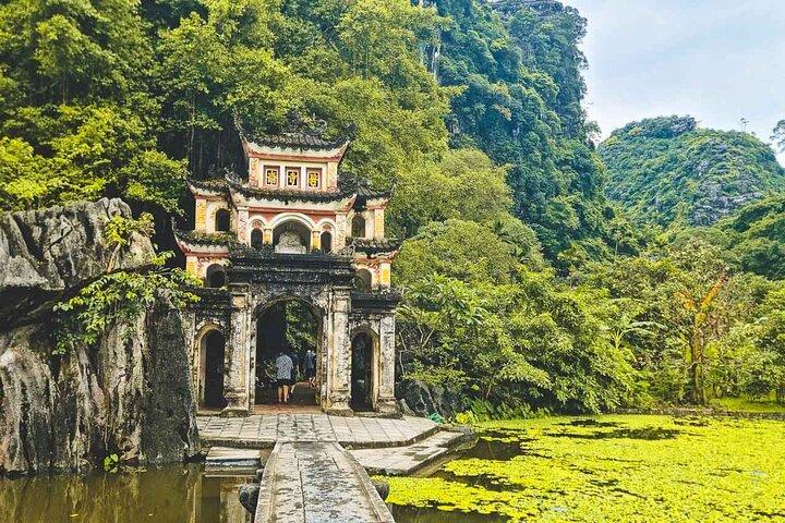 Hanoi : Trang An, Mua Cave & Bich Dong Luxury Small Group Tour