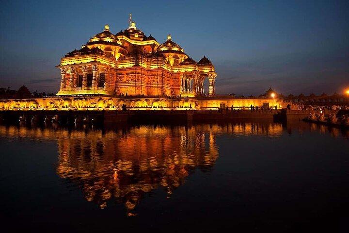 Akshardham Temple Evening tour light and musical fountain show