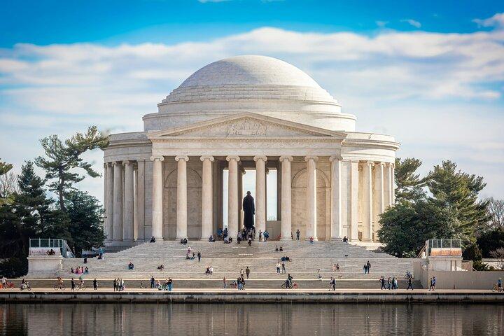 Washington D.C. ICONIC City & Mount Vernon Small Group 1-Day Tour