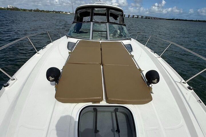 37 Ft Yacht Rental for 2 or 4 hours, Bluetooth, In the Miami Bay