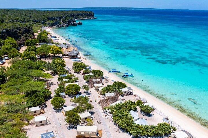 Bay of Eagles VIP : Full Day to Paradise From Santo Domingo