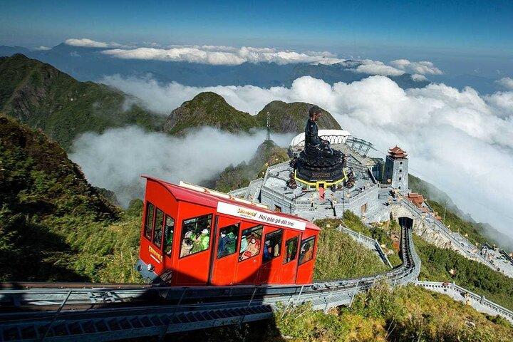 Sapa 3 Days 2 Nights Authentic Trekking & Fansipan with VIP cabin