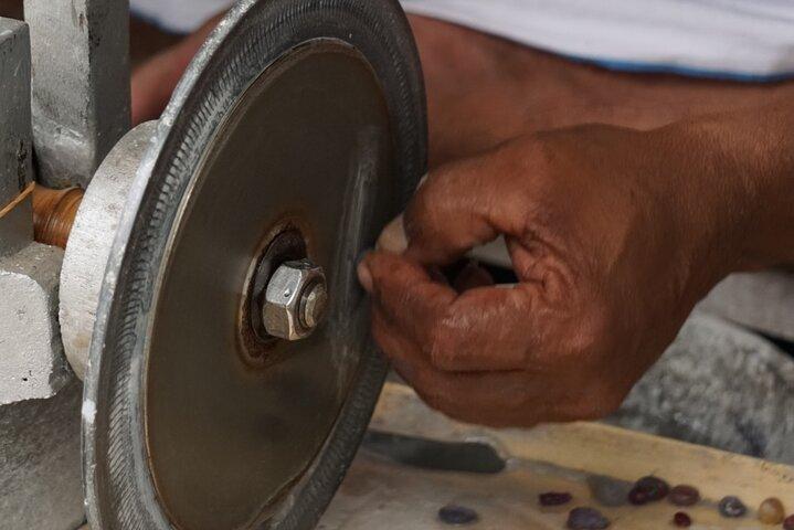 Inside the gem world in Ratnapura - The essential experience