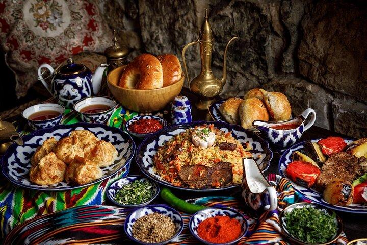 Tashkent: Guided Walking & Food Tour with Local Guide