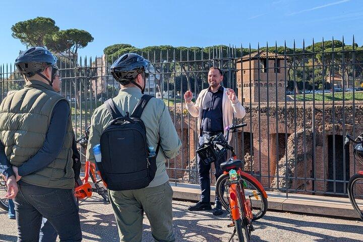 Rome Bike Tour Explore Iconic Landmarks on Two Wheels