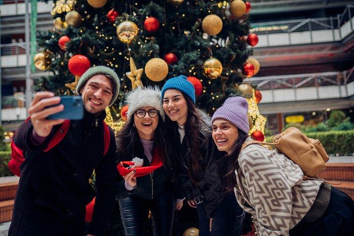 Private Christmas Walking Tour Hong Kong and Egg Waffle Treat