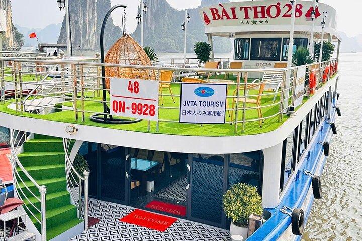【日本語ガイド】日本人専用ハロン湾日帰り最新ラグジュアリークルーズツアー 【高速道路利用/海鮮料理昼食/北部「ハノイ」の名物夕食】