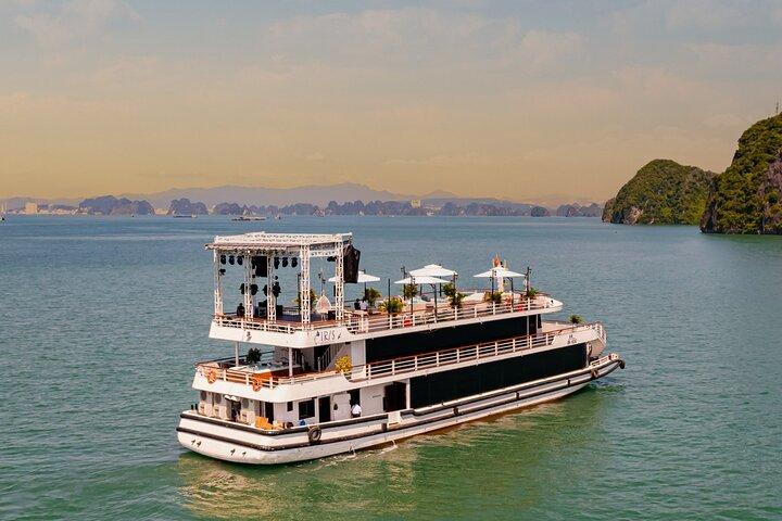 Hanoi : Halong Bay Premier Day 5 Star Cruise with Jacuzzi Pool