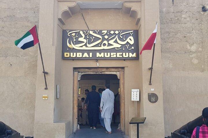 Dubai Private Walking Tour with a Local
