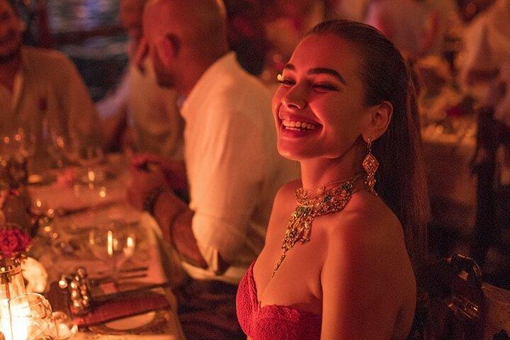 Luxury Cairo Nile Dinner Cruise with Belly Dance & Floka Show
