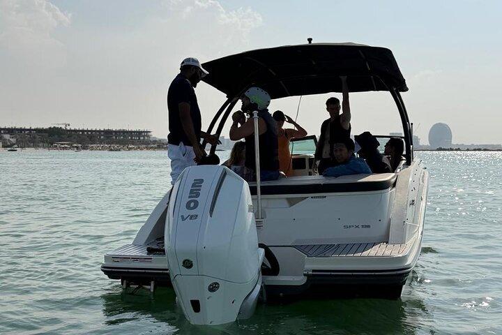 Abu Dhabi: Private Sea Ray Boat Tour with Island Escape