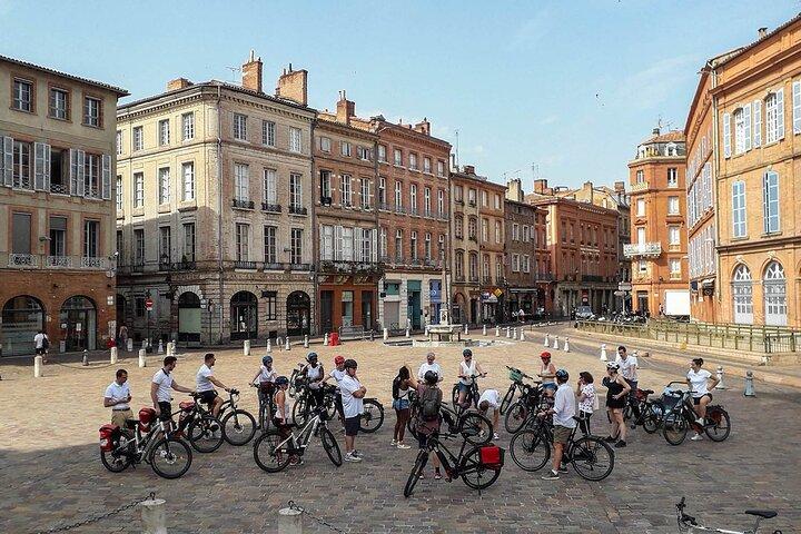 Toulouse Electric Bike Tour: City Center & Garonne