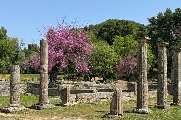 3 days Spanish guided tour in Epidaurus, Mycenae, Olympia, Delphi