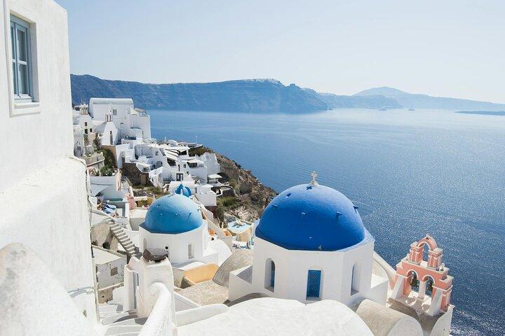 Santorini: Fira to Oia Best Taxi-Style Tour!