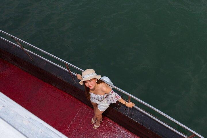 Pattaya Sunset Boat with Starters Admission Ticket