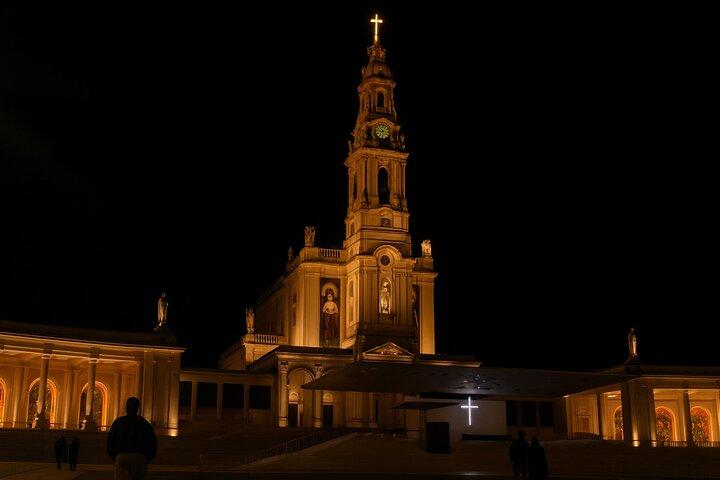 From Lisbon : Fatima to the Night – Experience of the Candle Procession