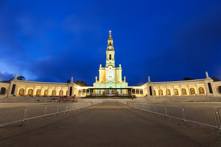 From Lisbon : Fatima to the Night – Experience of the Candle Procession