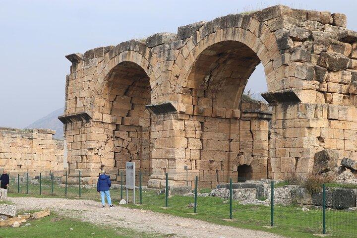 Antalya: Pamukkale Hot Springs & Hierapolis Ancient City Tour