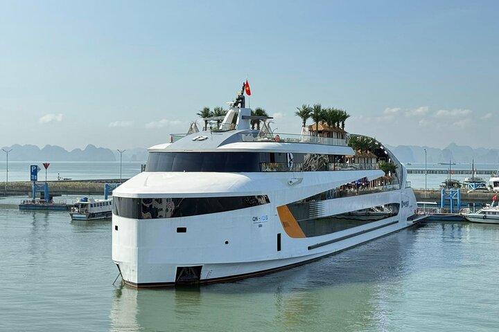 Luxury Day Tour with Pool and Buffet in Ha Long Bay 6 Star Cruise
