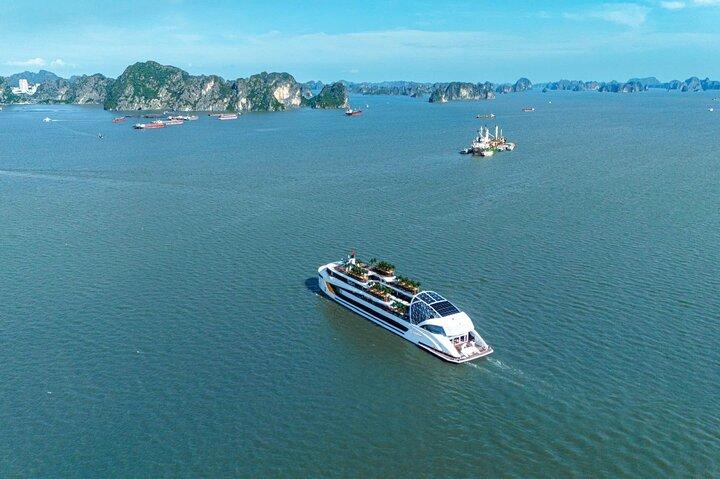 Luxury Day Tour with Pool and Buffet in Ha Long Bay 6 Star Cruise