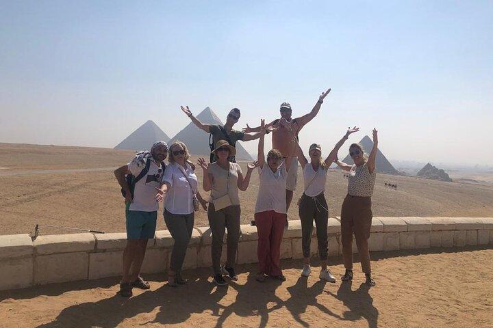 Best guided Tour to Giza Pyramids, GEM and Bazaar