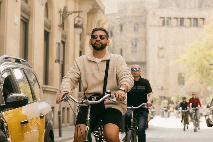 Barcelona 3-hour Bike or E-Bike Tour: Highlights and Hidden Gems