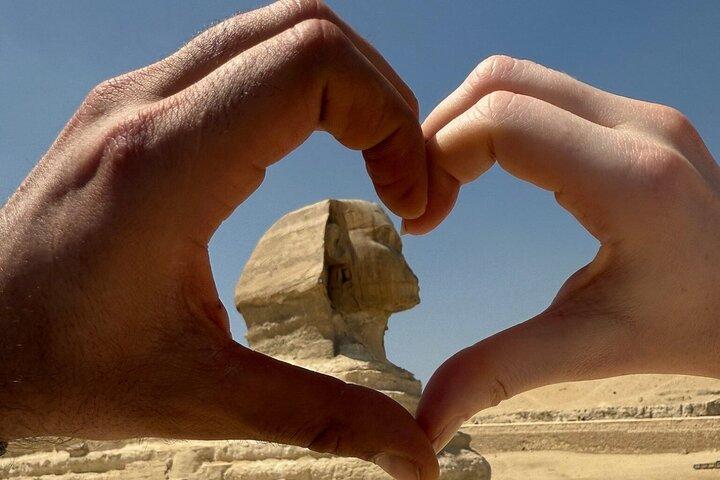 Female Guided Tour to The Pyramids of Giza and The Great Sphinx