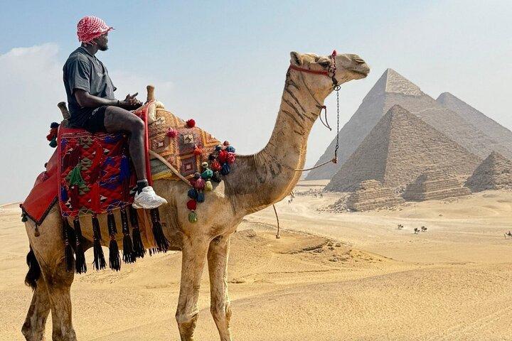 Female Guided Tour to The Pyramids of Giza and The Great Sphinx