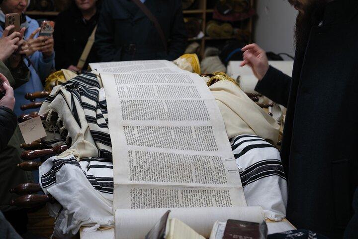 Hasidic Brooklyn Walking Tour – Inside the Community with a Local