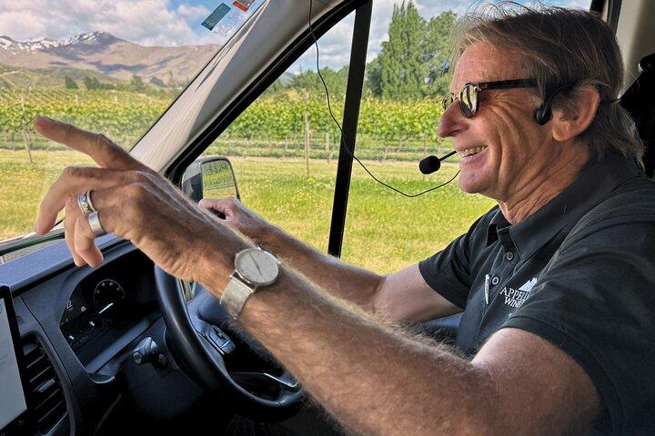 Queenstown Classic Wine Tour: 3 Winery Visits, Cave Tour & Cheese