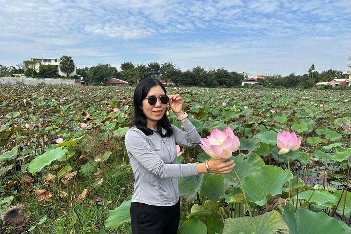 Cambodian Village Life Tour with Lady Tuk Tuk & Local Guide