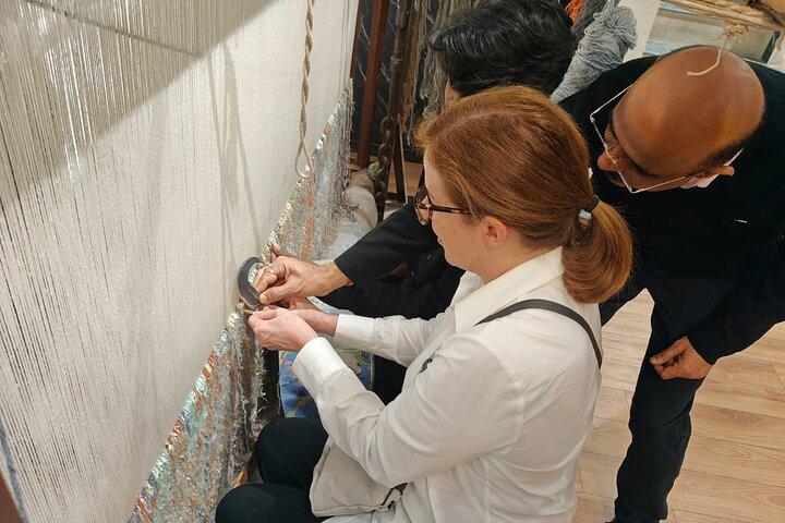 Delhi Textile & Handicraft Tour: Artisan Workshops Experience