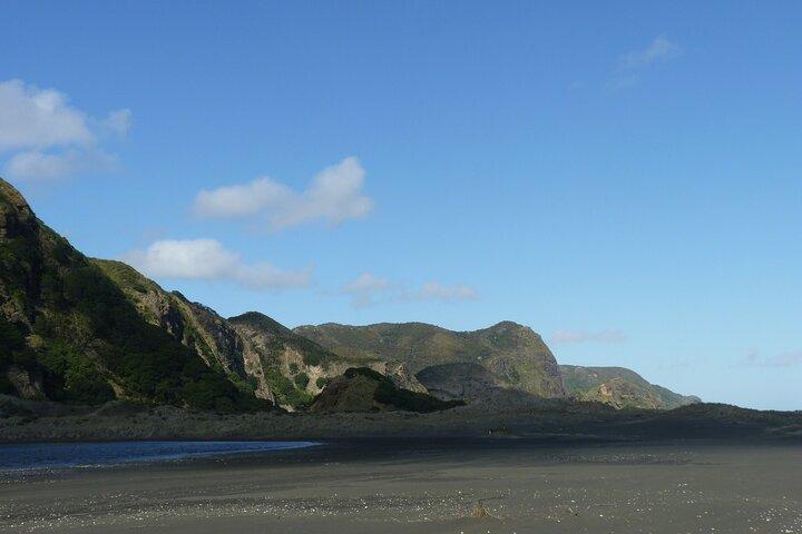 Auckland to Hobbiton Private 2-Way Transfer and Waikato