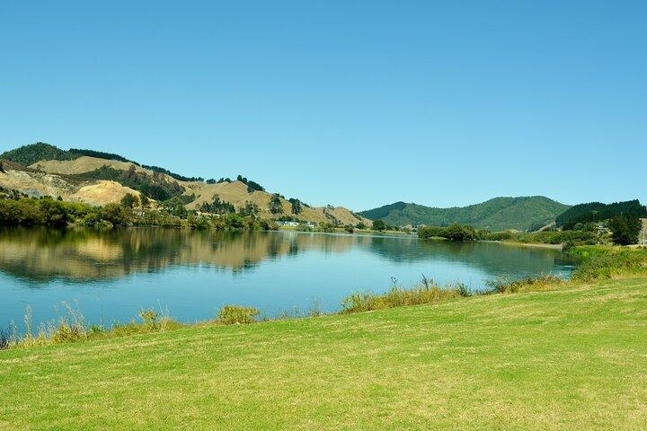 Auckland to Hobbiton Private 2-Way Transfer and Waikato