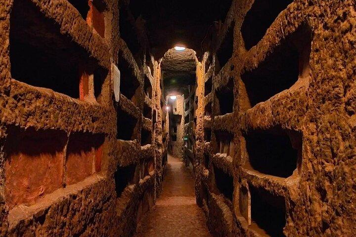 Roman Catacombs Guided Group Tour with Transfer from Rome Center