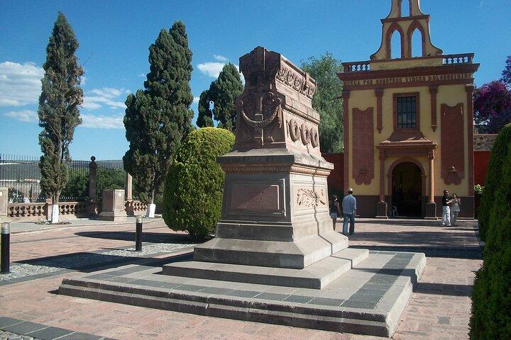 Walking tour with legends and tasting in Querétaro