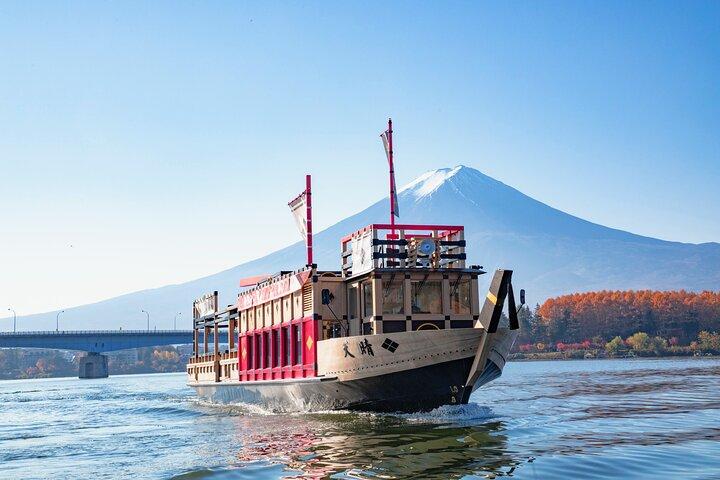 Spectacular Mt. Fuji and Lake Cruise, Noodles Making Experience