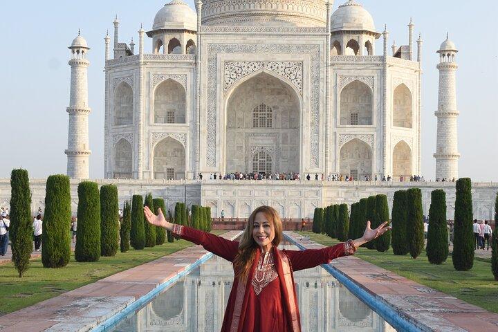 All Inclusive Day Trip to Taj Mahal, Agra Fort and Baby Taj from Delhi by Car