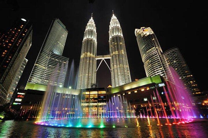 16 Hours Private Highlights Tour to Kuala Lumpur from Singapore