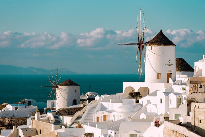 Santorini: Fira to Oia Best Taxi-Style Tour!