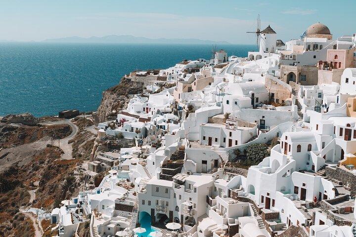 Santorini: Fira to Oia Best Taxi-Style Tour!