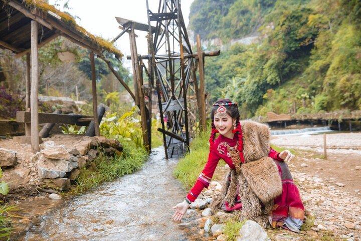 Cat Cat Village Half Day Trek with Local Guide in Sapa