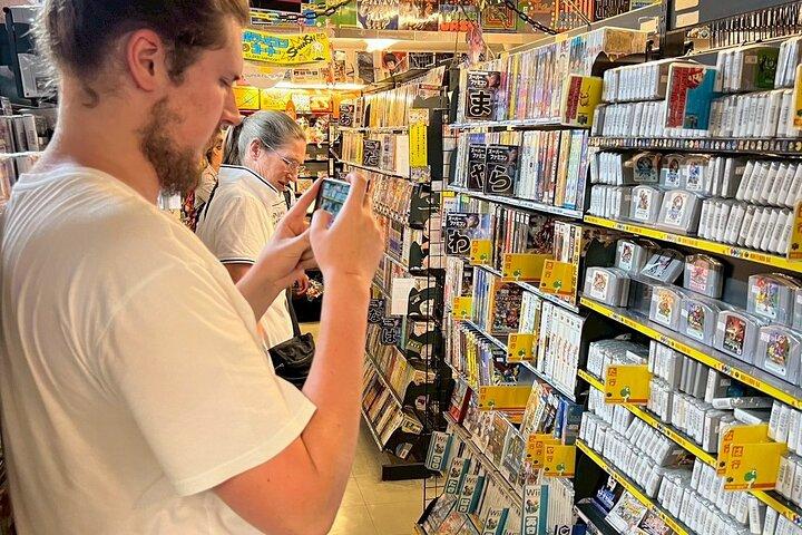 Akihabara Tour with Vintage Gaming Anime and Gachapon Experience