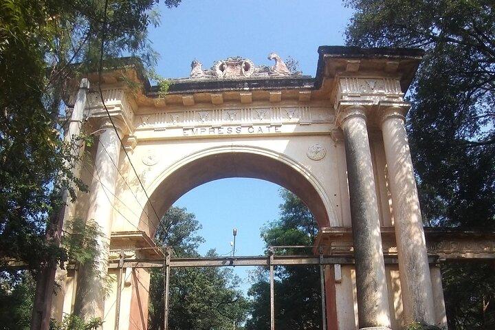 Hyderabad Heritage Tour: Museums, British Residency &Paigah Tombs