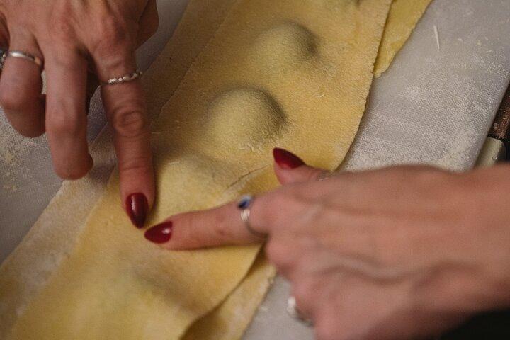 Florence: Cooking Class Pasta & Tiramisu Making Unlimited Wine